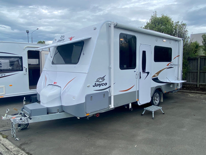 2019 Jayco Journey with Island Bed