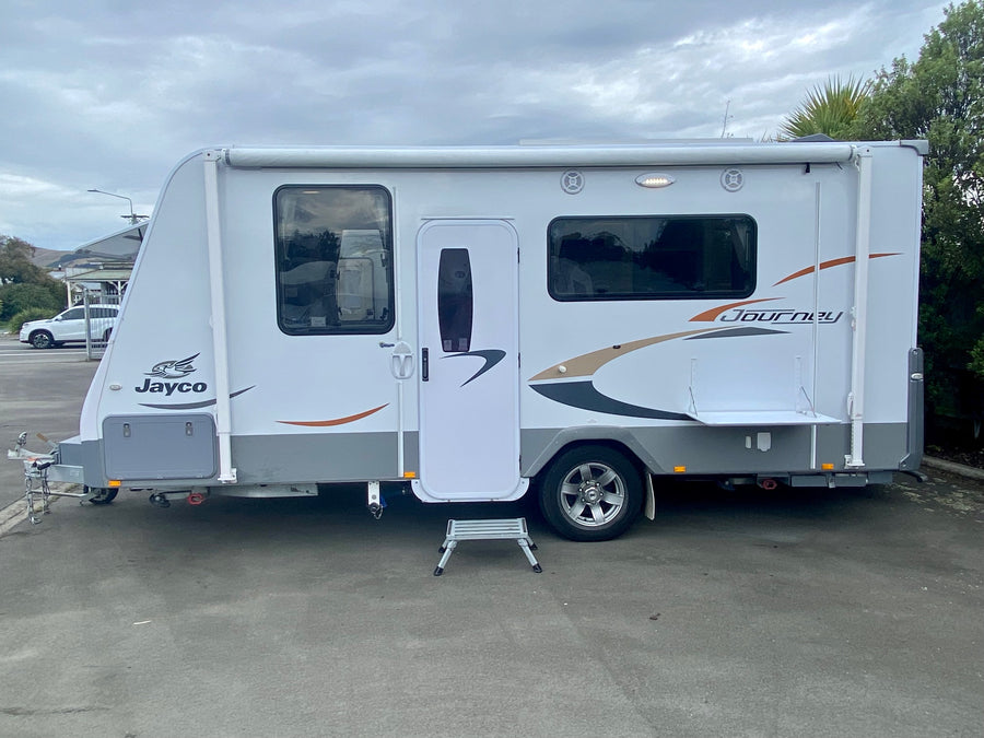 2019 Jayco Journey with Island Bed