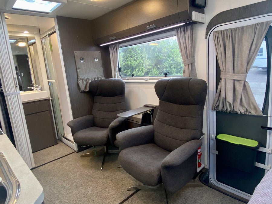 2019 Jayco Journey with Island Bed