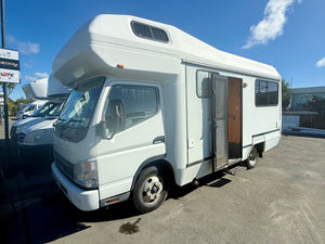 2010 Mitsubishi Canter 6 berth