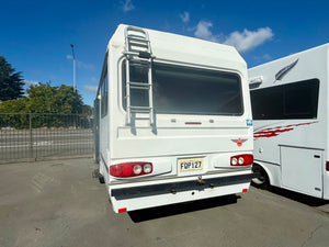 2010 Mitsubishi Canter 6 berth