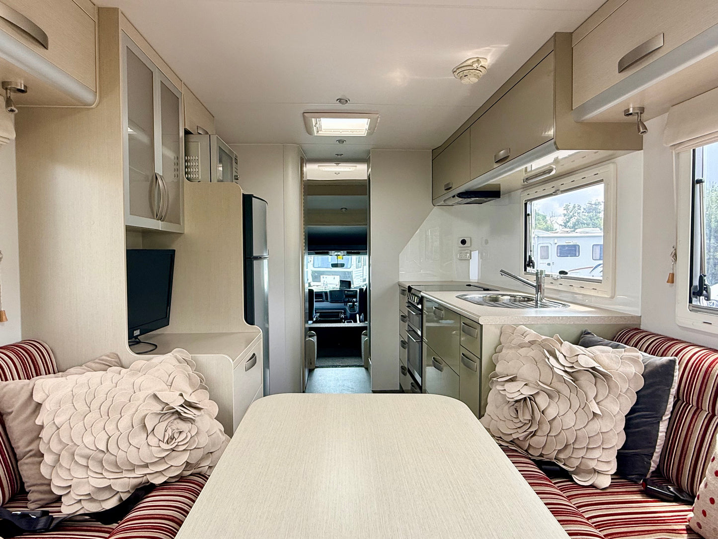 2014 Traillite Coromandel Mitsubishi Fuso Canter 4 berth
