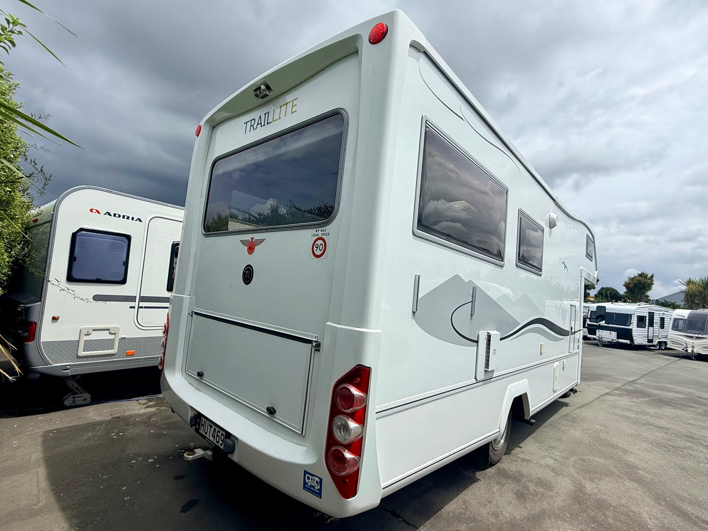2014 Traillite Coromandel Mitsubishi Fuso Canter 4 berth