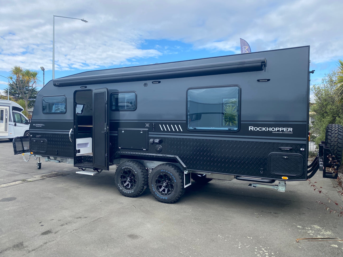 2024 Rockhopper Wilderness XL